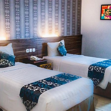 Grand Amira Hotel Solo, Azana Hotels Collection Экстерьер фото