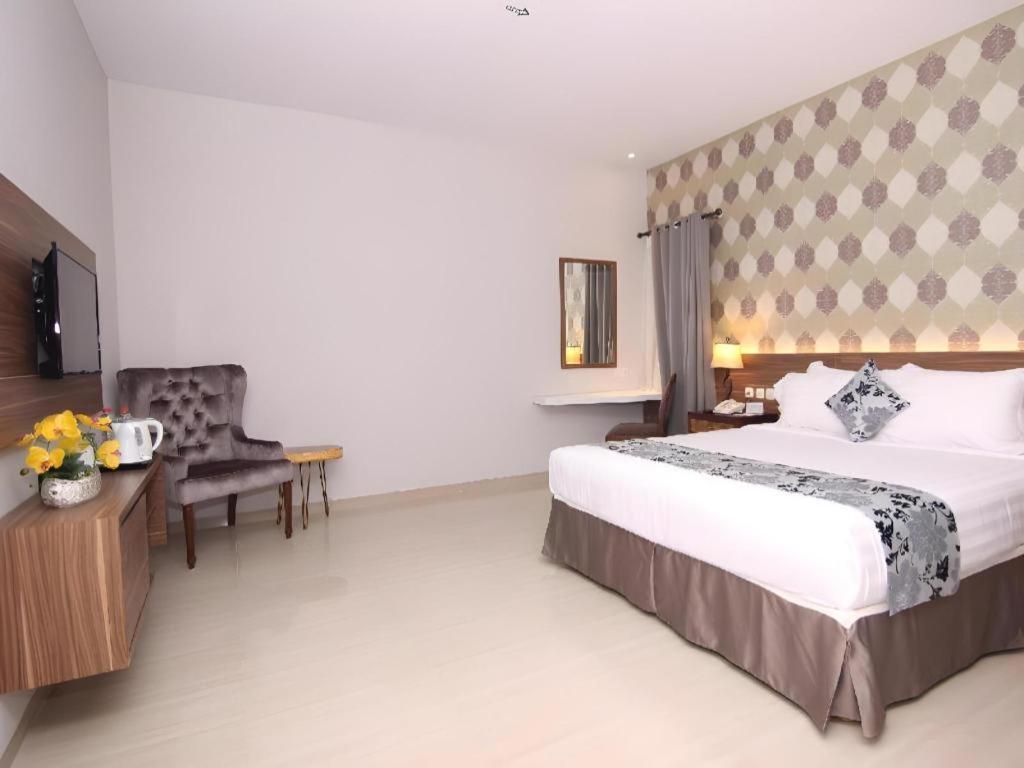Grand Amira Hotel Solo, Azana Hotels Collection Экстерьер фото